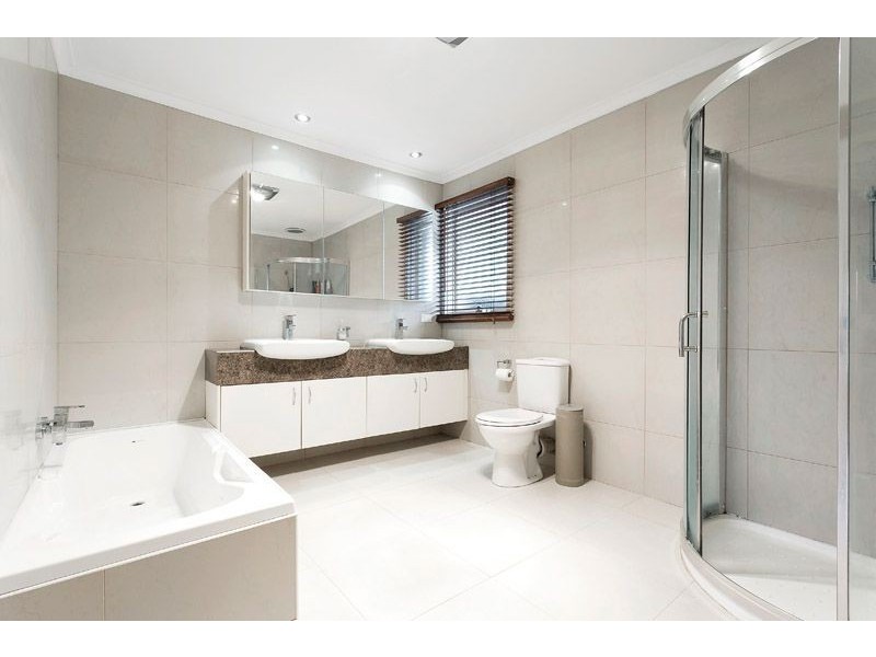 32 Monash Drive, Mulgrave VIC 3170