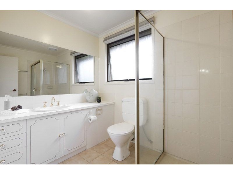 4 Buxton Court, Wheelers Hill VIC 3150