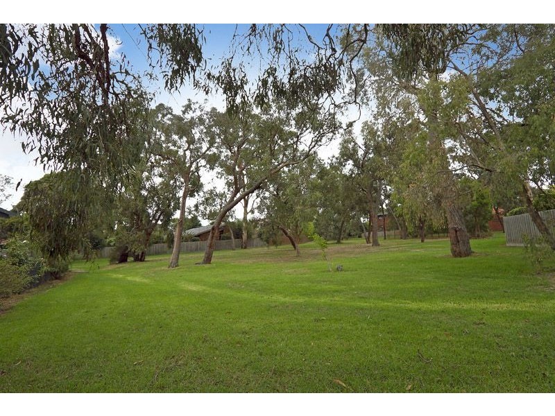 4 Buxton Court, Wheelers Hill VIC 3150