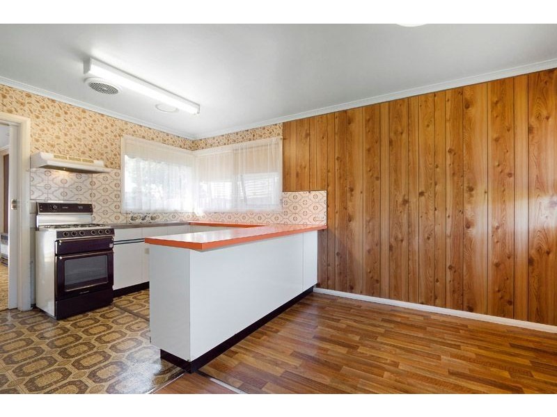 10 Hanleth Avenue, Springvale VIC 3171