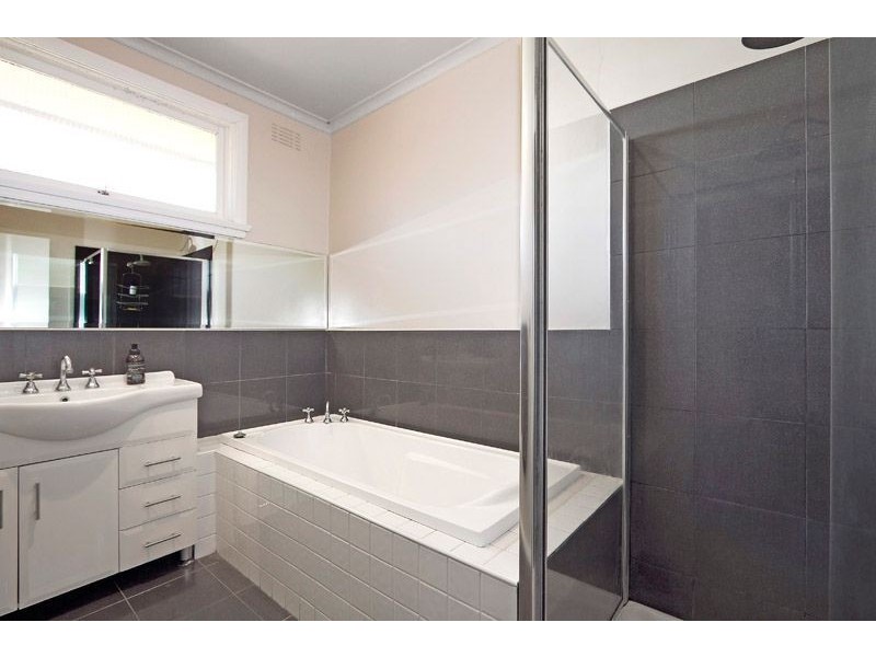 285 Gallaghers Road, Glen Waverley VIC 3150