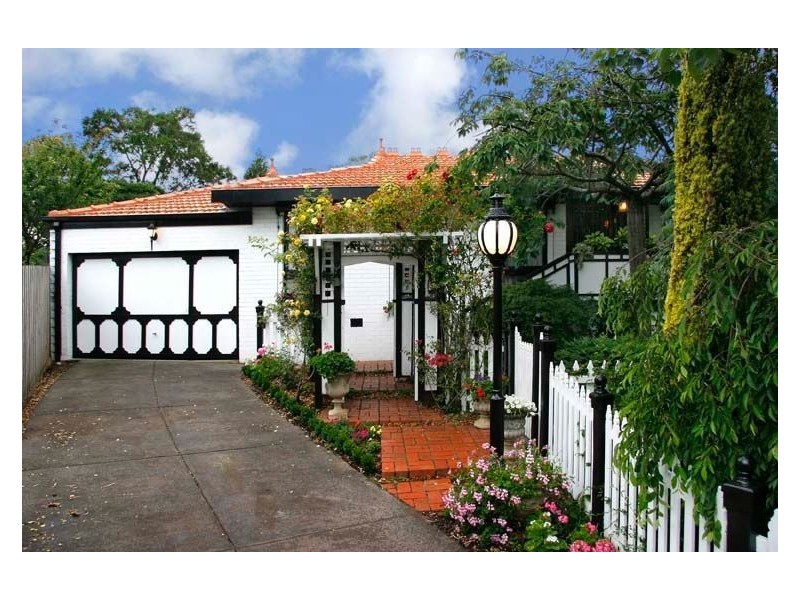 4 Azalea Court, Wheelers Hill VIC 3150