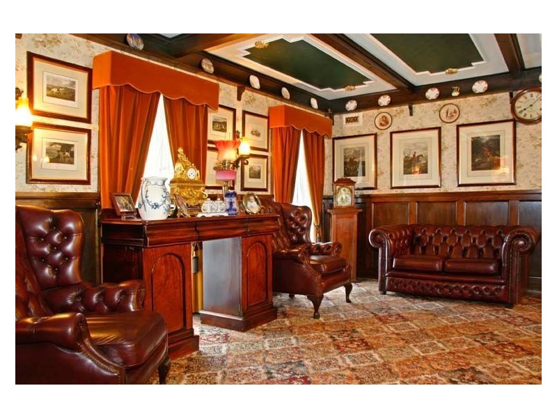 4 Azalea Court, Wheelers Hill VIC 3150