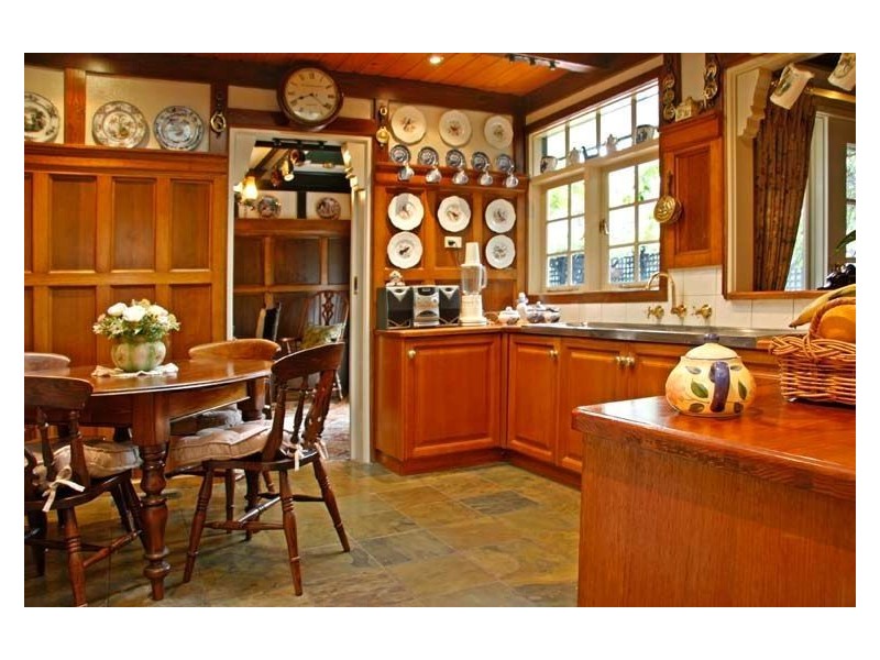 4 Azalea Court, Wheelers Hill VIC 3150