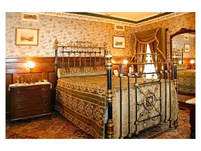 4 Azalea Court, Wheelers Hill VIC 3150