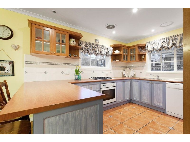 24 Diamond Avenue, Glen Waverley VIC 3150