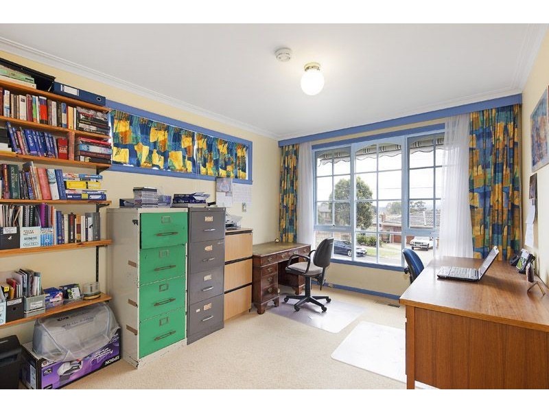 13 Walden Avenue, Wheelers Hill VIC 3150