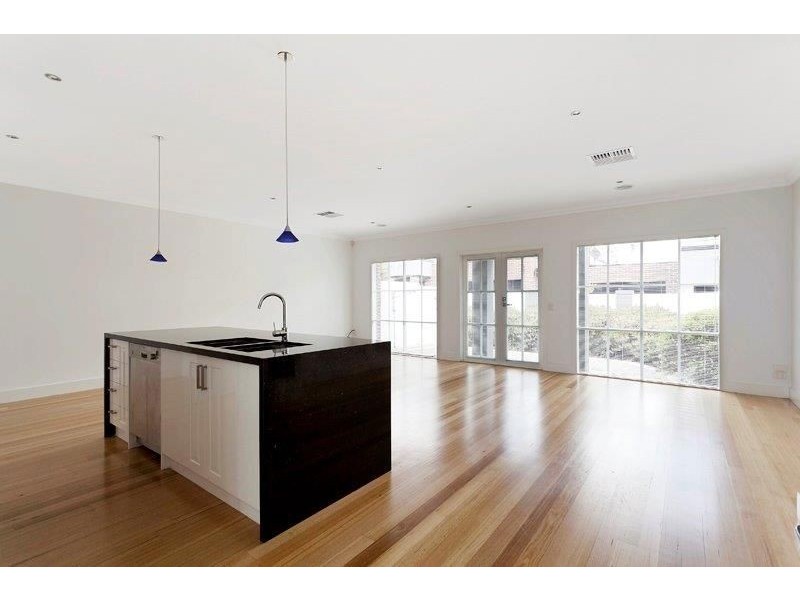 2/614 High Street Road, Glen Waverley VIC 3150