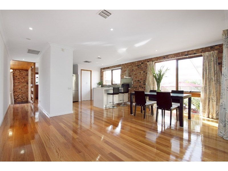 52 Fernbank Crescent, Mulgrave VIC 3170