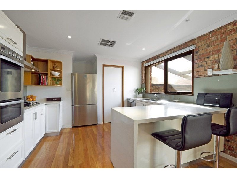 52 Fernbank Crescent, Mulgrave VIC 3170