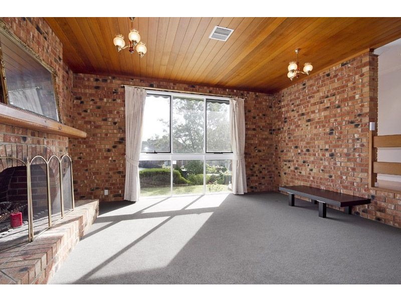 52 Fernbank Crescent, Mulgrave VIC 3170