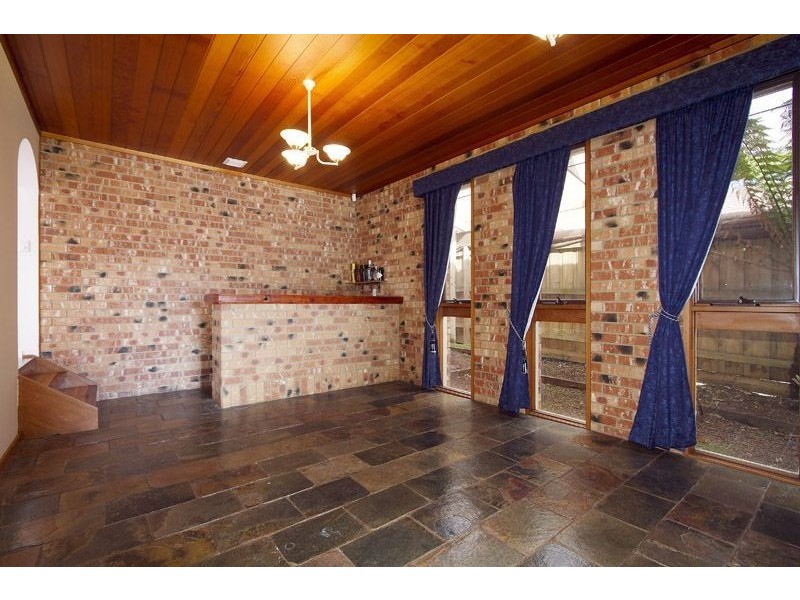 52 Fernbank Crescent, Mulgrave VIC 3170