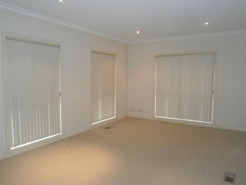 4/24 Ivanhoe Street, Glen Waverley VIC 3150