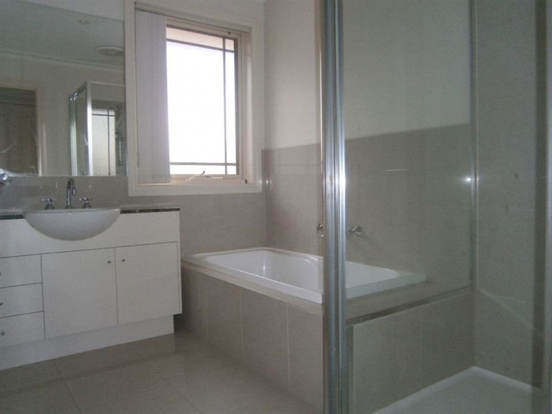 4/24 Ivanhoe Street, Glen Waverley VIC 3150