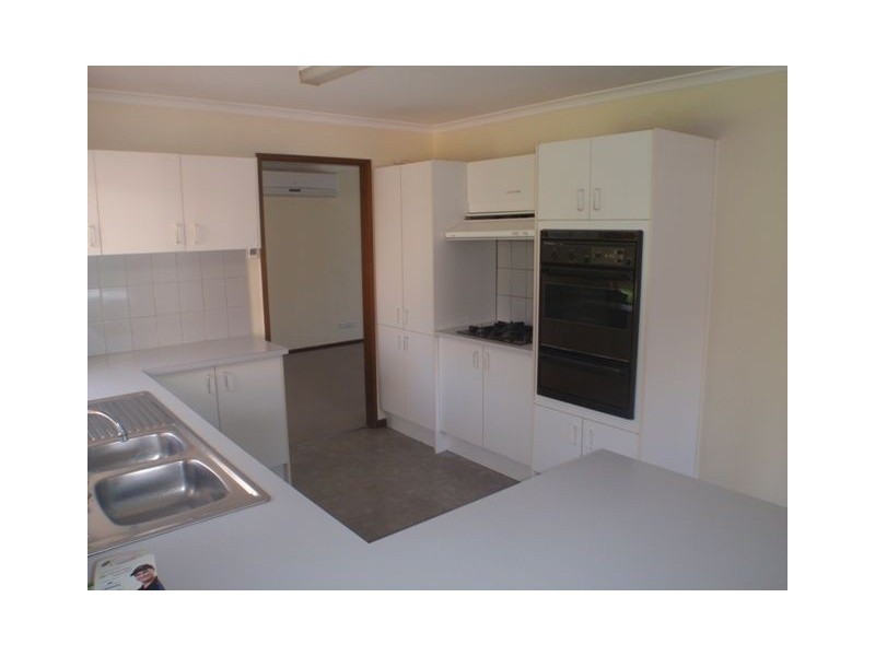 5 Jenola Parade, Wantirna South VIC 3152