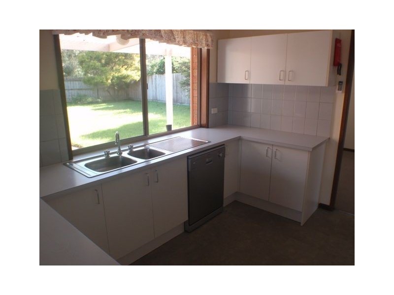 5 Jenola Parade, Wantirna South VIC 3152