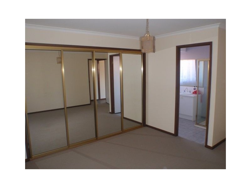 5 Jenola Parade, Wantirna South VIC 3152