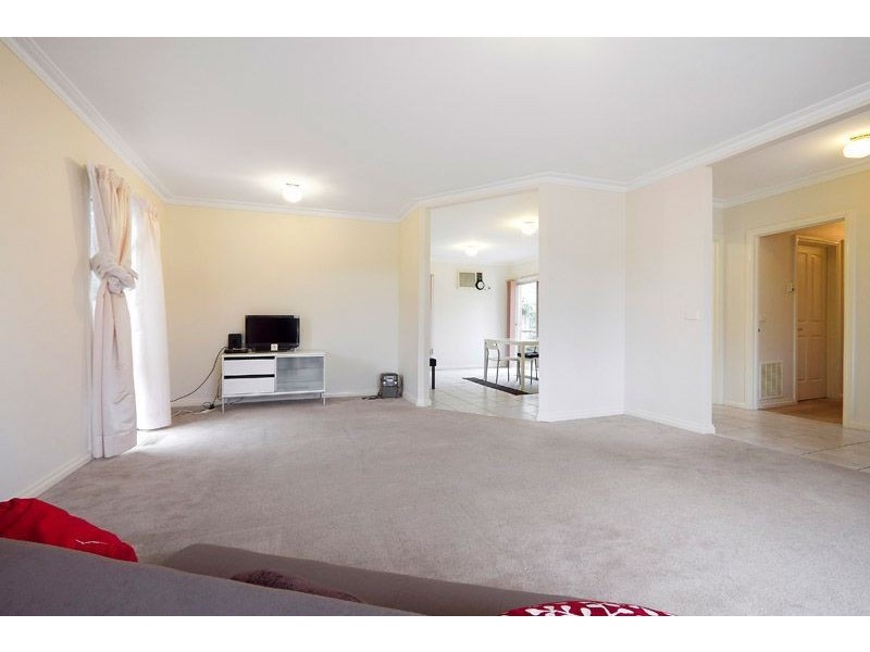 2/34 Panoramic Grove, Glen Waverley VIC 3150