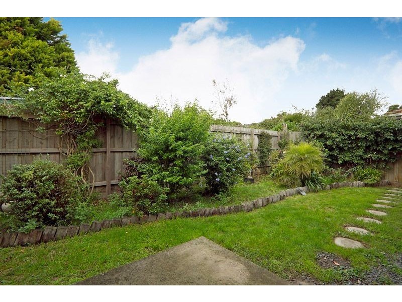 2/34 Panoramic Grove, Glen Waverley VIC 3150