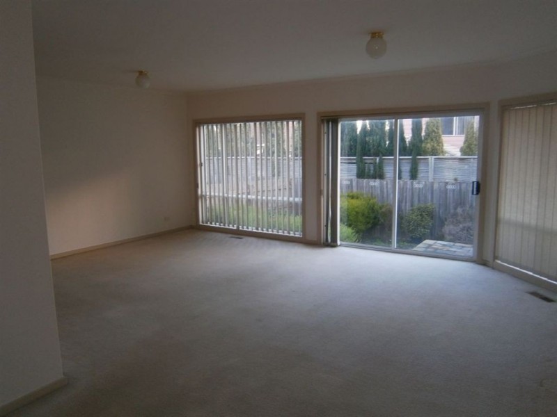 25 The Quadrangle, Glen Waverley VIC 3150