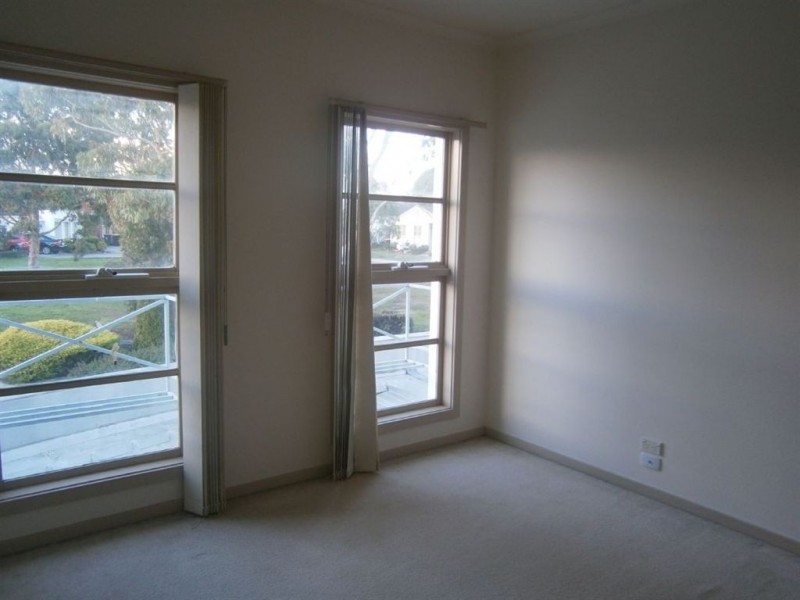 25 The Quadrangle, Glen Waverley VIC 3150