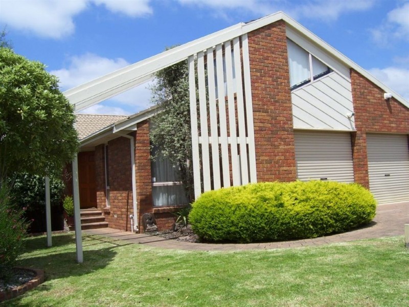42 Robinson Drive, Burwood East VIC 3151