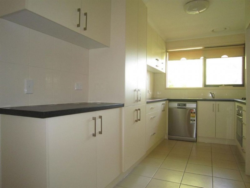 33 Ponsford Avenue, Wantirna South VIC 3152