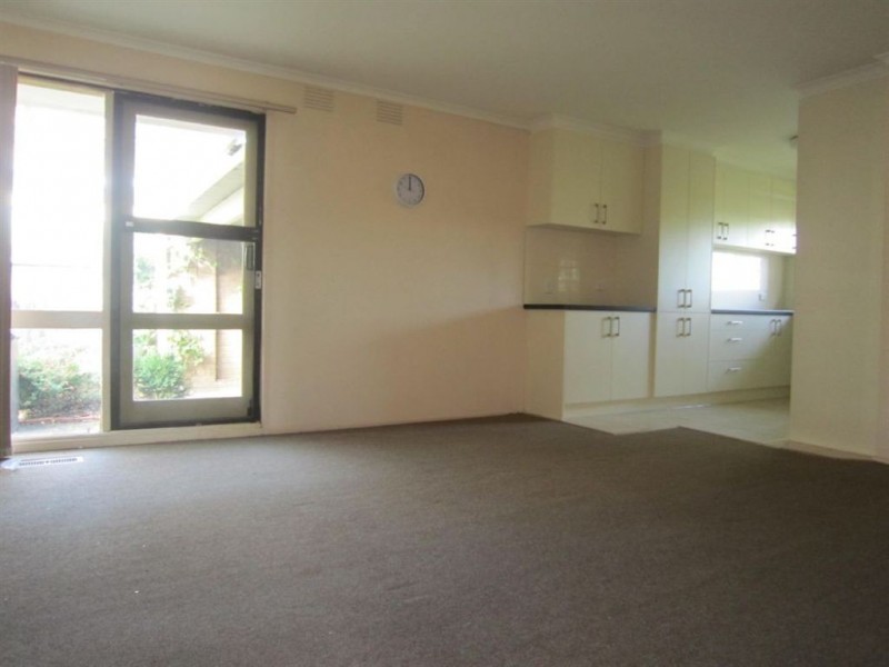 33 Ponsford Avenue, Wantirna South VIC 3152