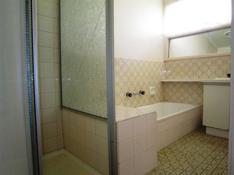 33 Ponsford Avenue, Wantirna South VIC 3152