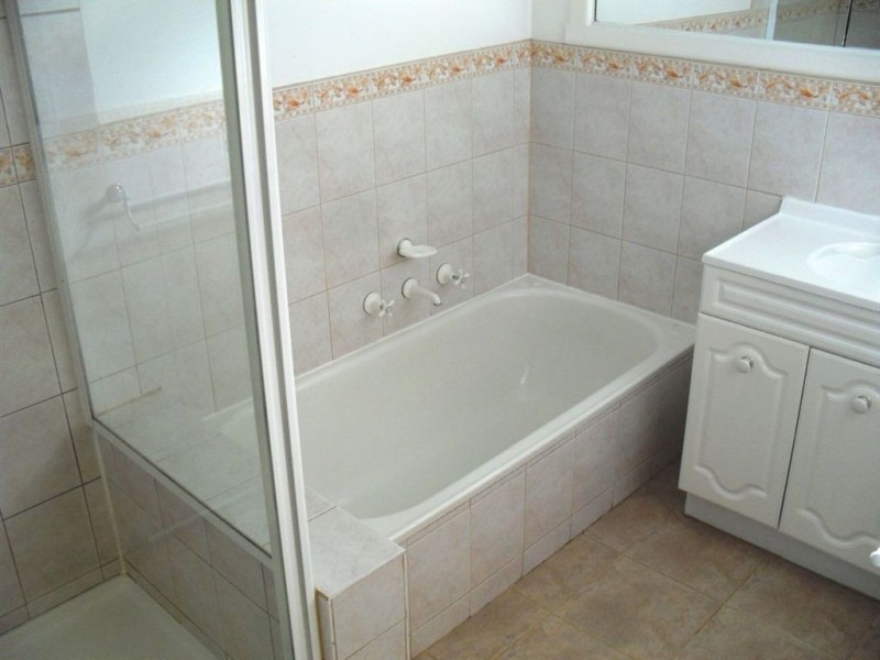 1 Sandowen Avenue, Burwood East VIC 3151