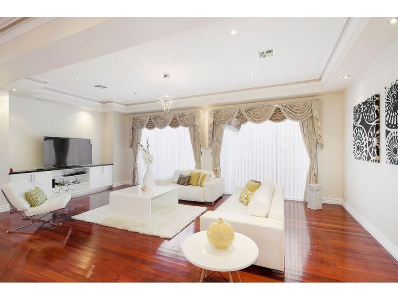 8 Hogan Road, Glen Waverley VIC 3150