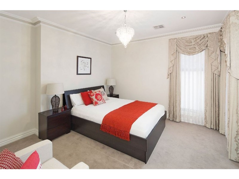 8 Hogan Road, Glen Waverley VIC 3150