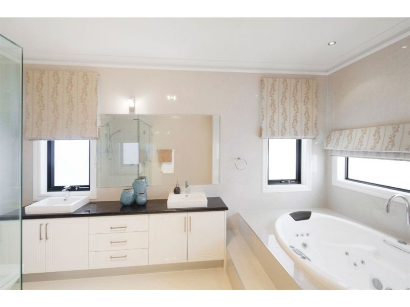 8 Hogan Road, Glen Waverley VIC 3150