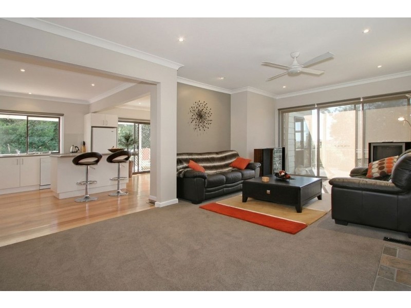 39 Hinkler Road, Glen Waverley VIC 3150