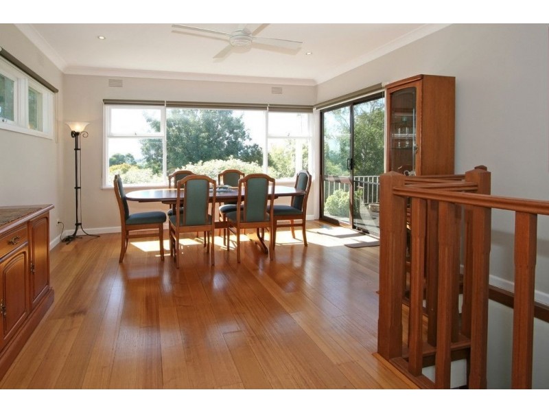 39 Hinkler Road, Glen Waverley VIC 3150