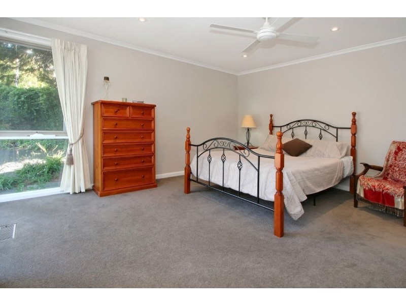 39 Hinkler Road, Glen Waverley VIC 3150