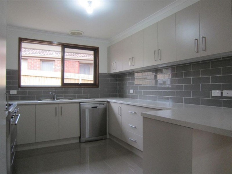 30 Bramley Crescent, Wheelers Hill VIC 3150