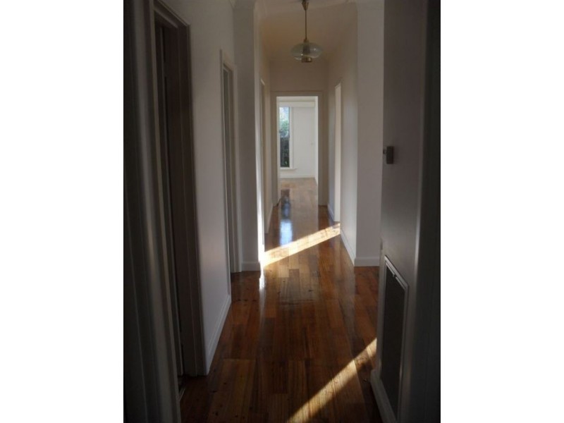 8 Sunhill Road, Mount Waverley VIC 3149