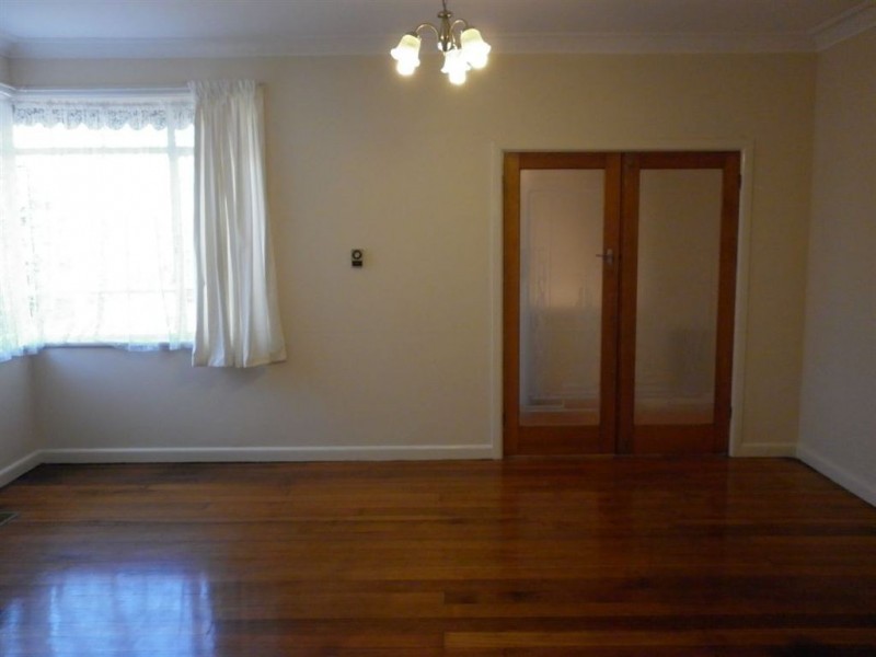 19 Ivanhoe Street, Glen Waverley VIC 3150