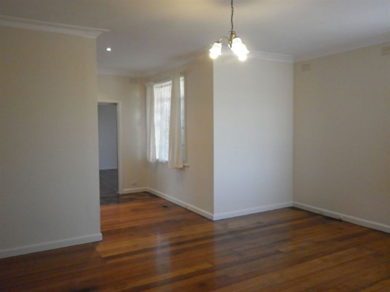 19 Ivanhoe Street, Glen Waverley VIC 3150