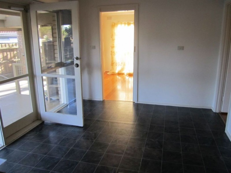 4 Hainthorpe Grove, Mulgrave VIC 3170