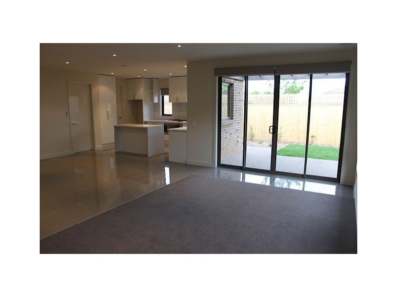 2/11 Dion Road, Glen Waverley VIC 3150