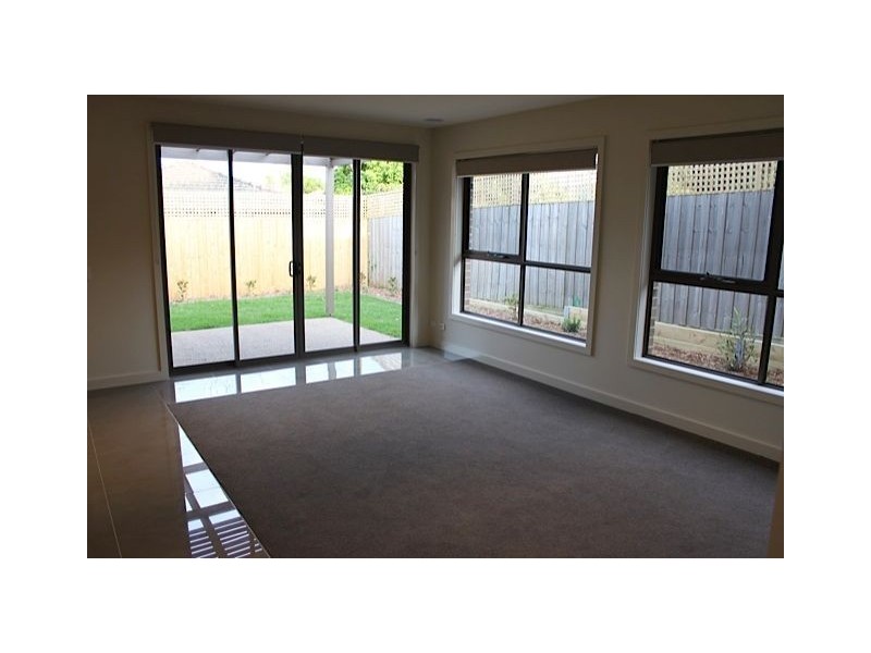 2/11 Dion Road, Glen Waverley VIC 3150