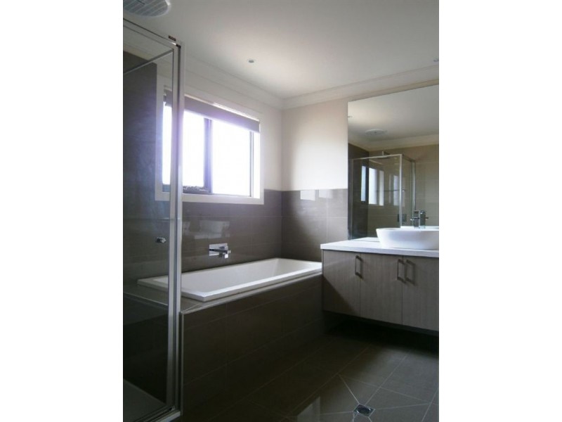 2/11 Dion Road, Glen Waverley VIC 3150