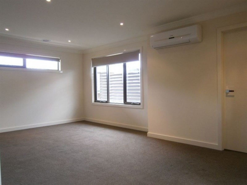 2/11 Dion Road, Glen Waverley VIC 3150