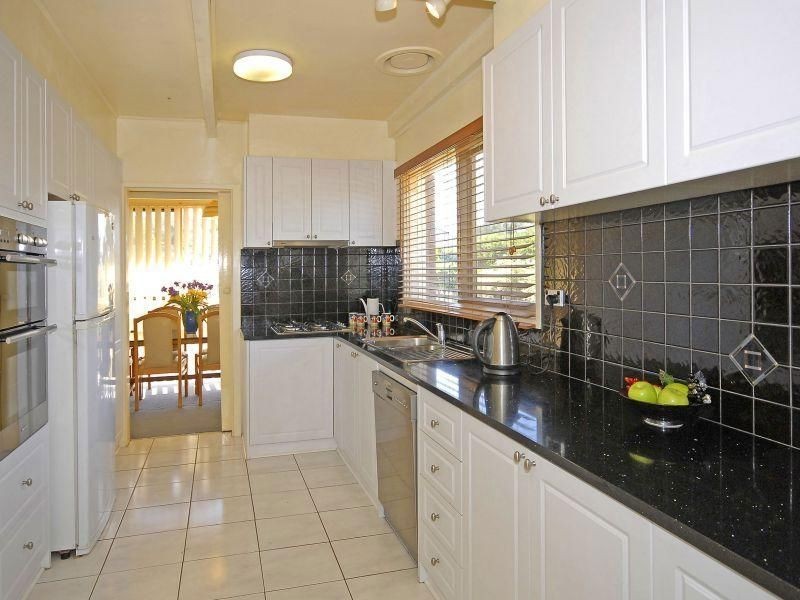 52 Campbell Street, Glen Waverley VIC 3150