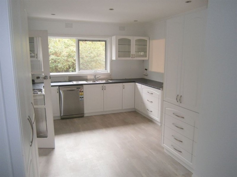 13 Malcolm Court, Mount Waverley VIC 3149