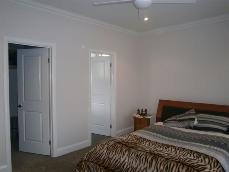 37 Middlebourgh Road, Burwood VIC 3125