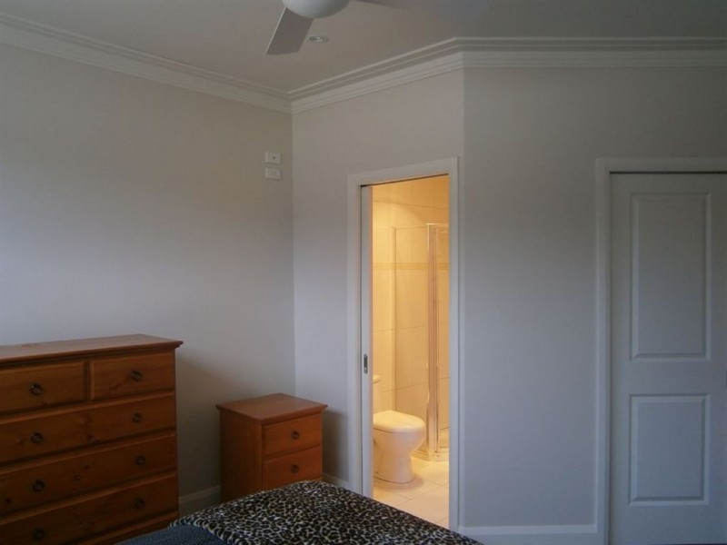 37 Middlebourgh Road, Burwood VIC 3125