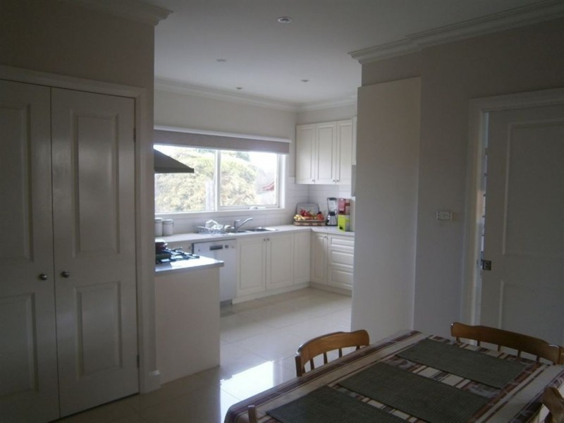 37 Middlebourgh Road, Burwood VIC 3125